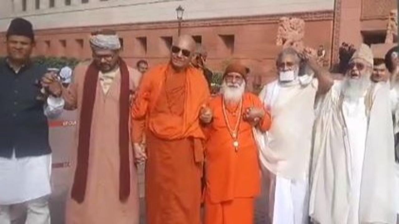 Religious leaders meet Prime Minister Narendra Modi