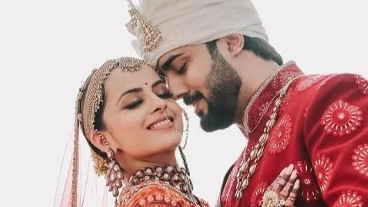 CONFIRMED! Shrenu Parikh is married now