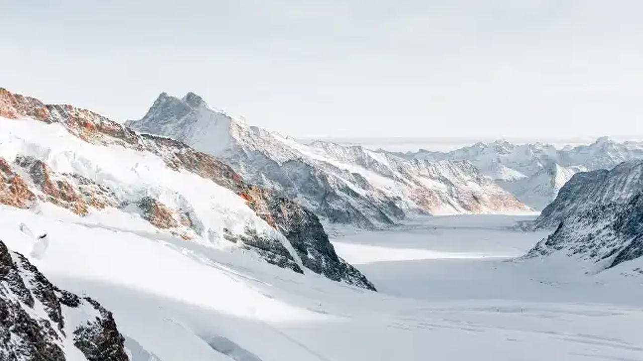  snow on the canada-us border