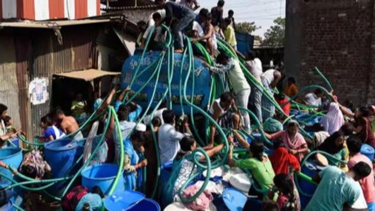 Major Water Crisis In Noida And Greater Noida Forcing Several Residential Societies To Rely On Water Tankers