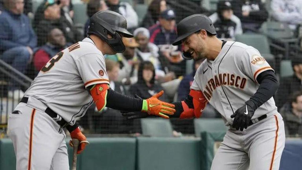 Major League Baseball: Villar homers twice, Giants hit 7 in romp over White Sox