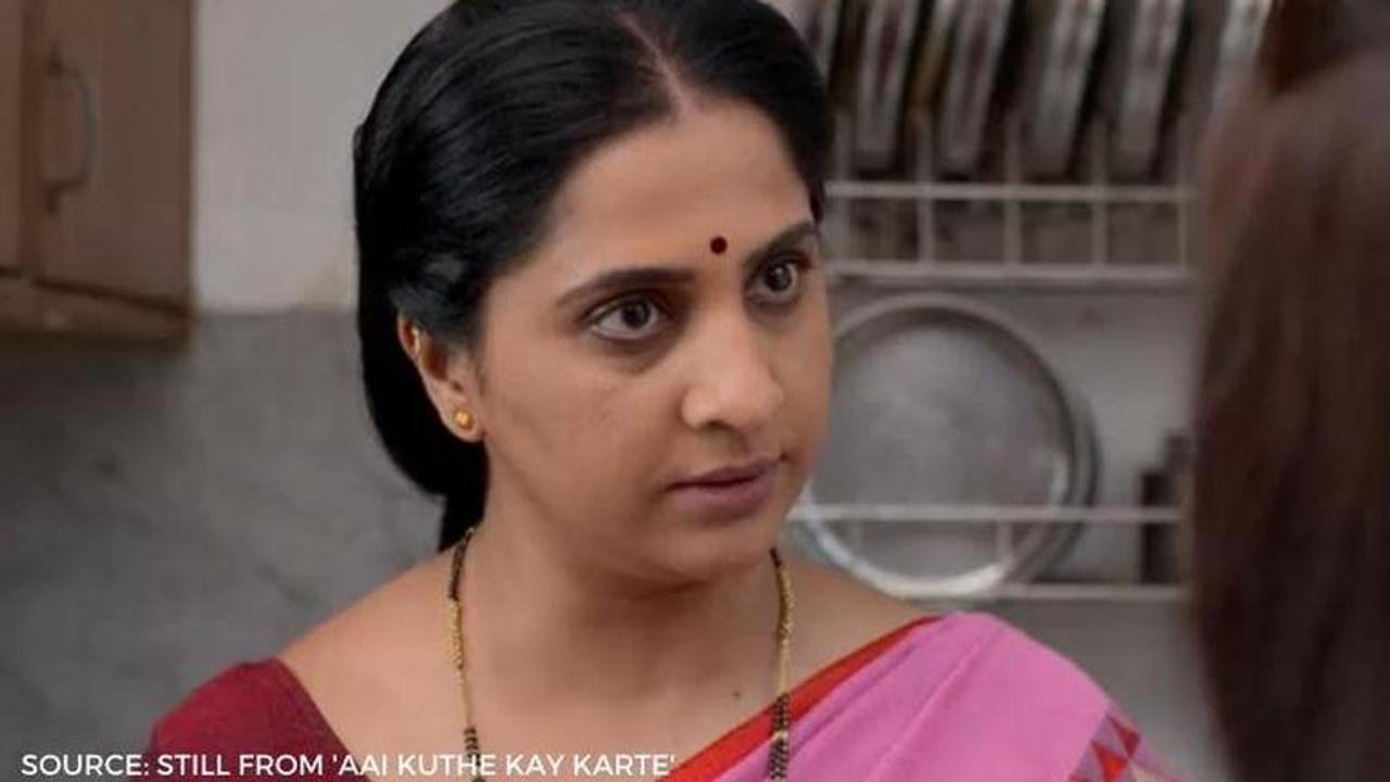 aai kuthe kay karte episode