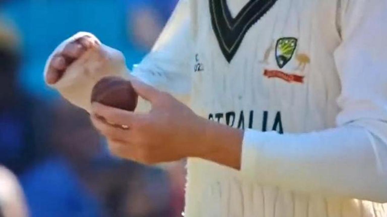 'Have the umpires gone blind?: Australia accused of ball-tampering on Virat Kohli's wicket