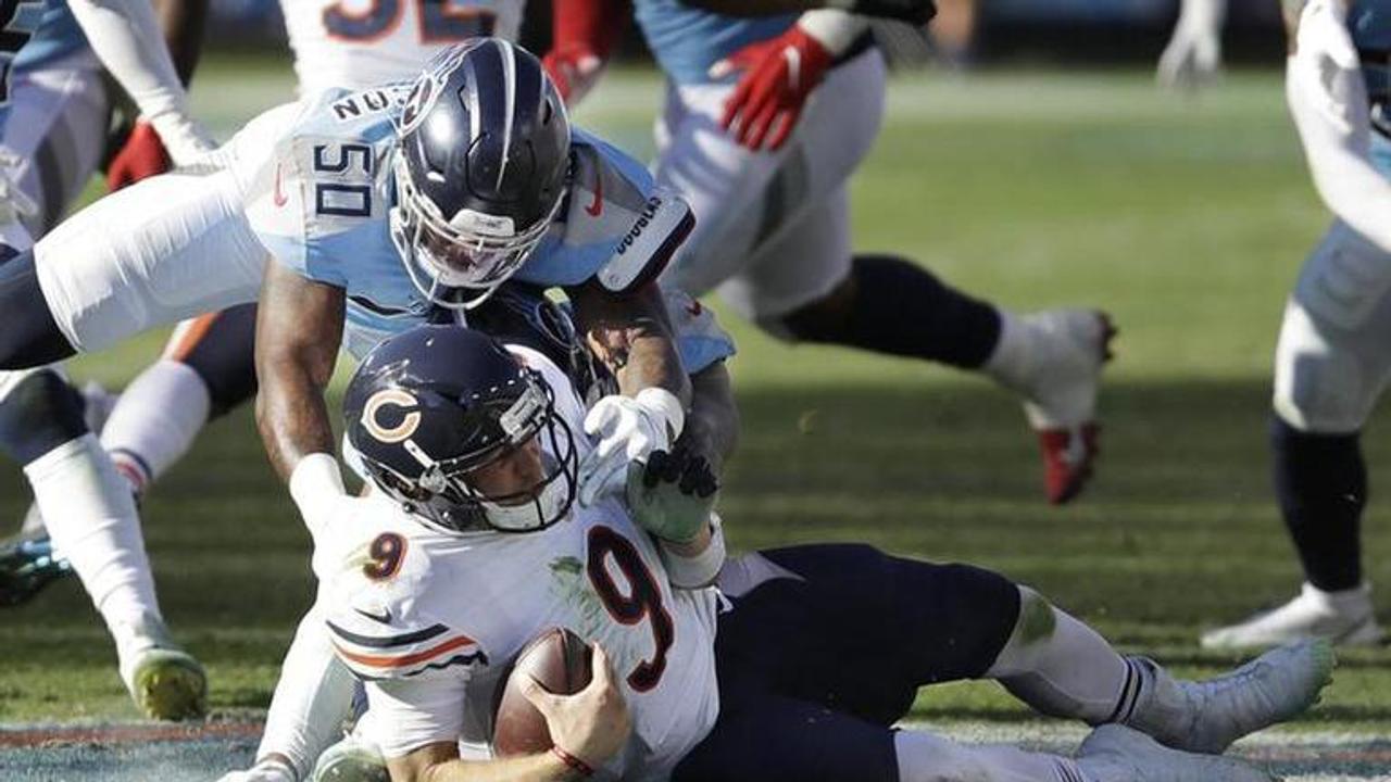 Bears' offense struggles yet again in 24-17 loss to Titans