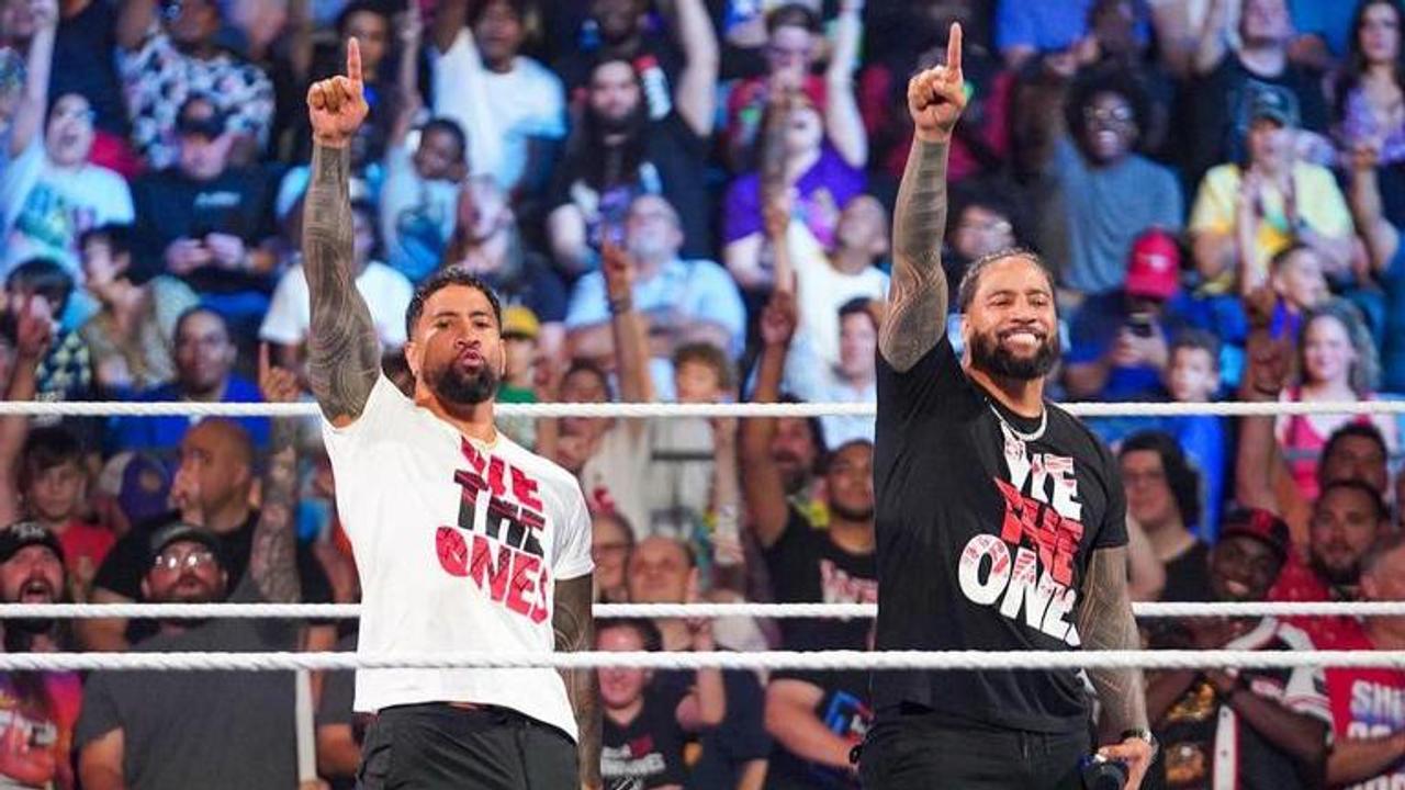 WWE SmackDown Results: The Usos destroy Roman Reigns' ally with repeated superkicks