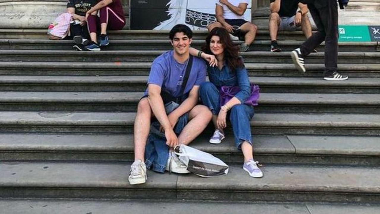 Twinkle Khanna's 'lazy' moment turns out into a 'war zone' as kids Aarav & Nitara fight