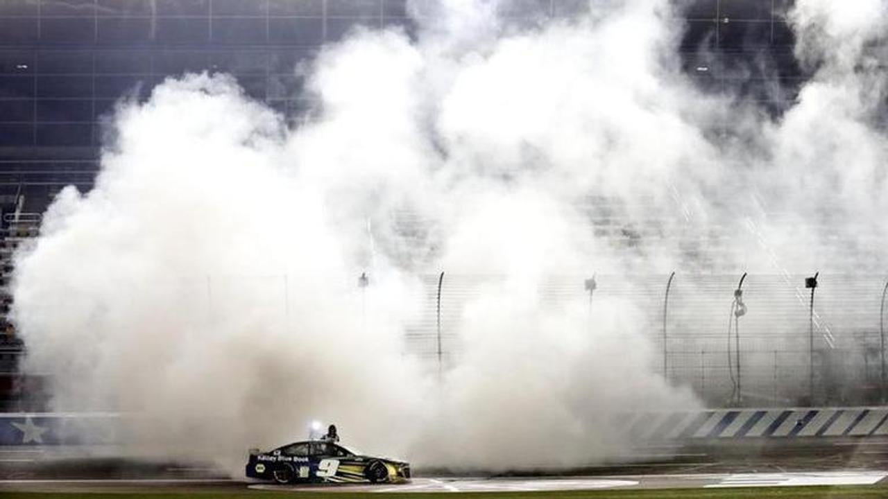 Chase Elliott ends week of misery with overdue Cup victory