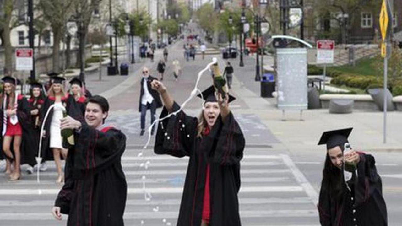 US: Young musicians graduate amid pandemic