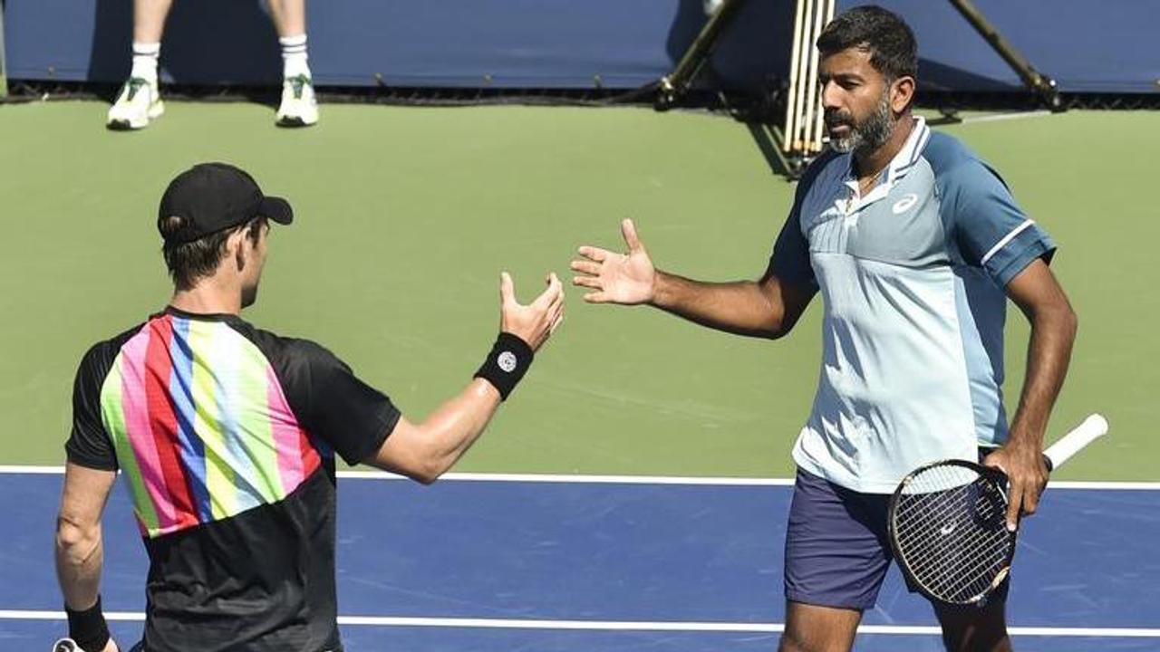 Netizens laud Bopanna for his classic gesture to overturn point after ball hits his arm