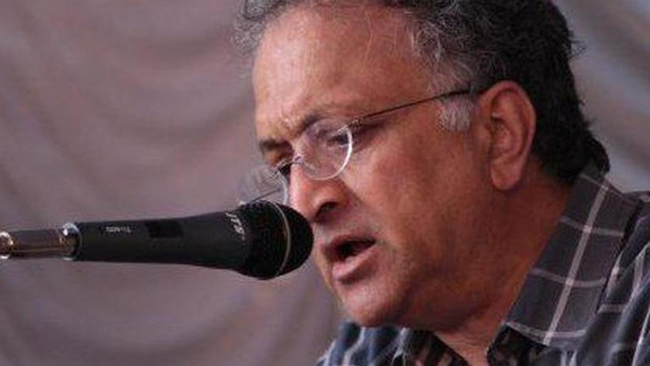 Historian Guha detained for staging protest against CAA