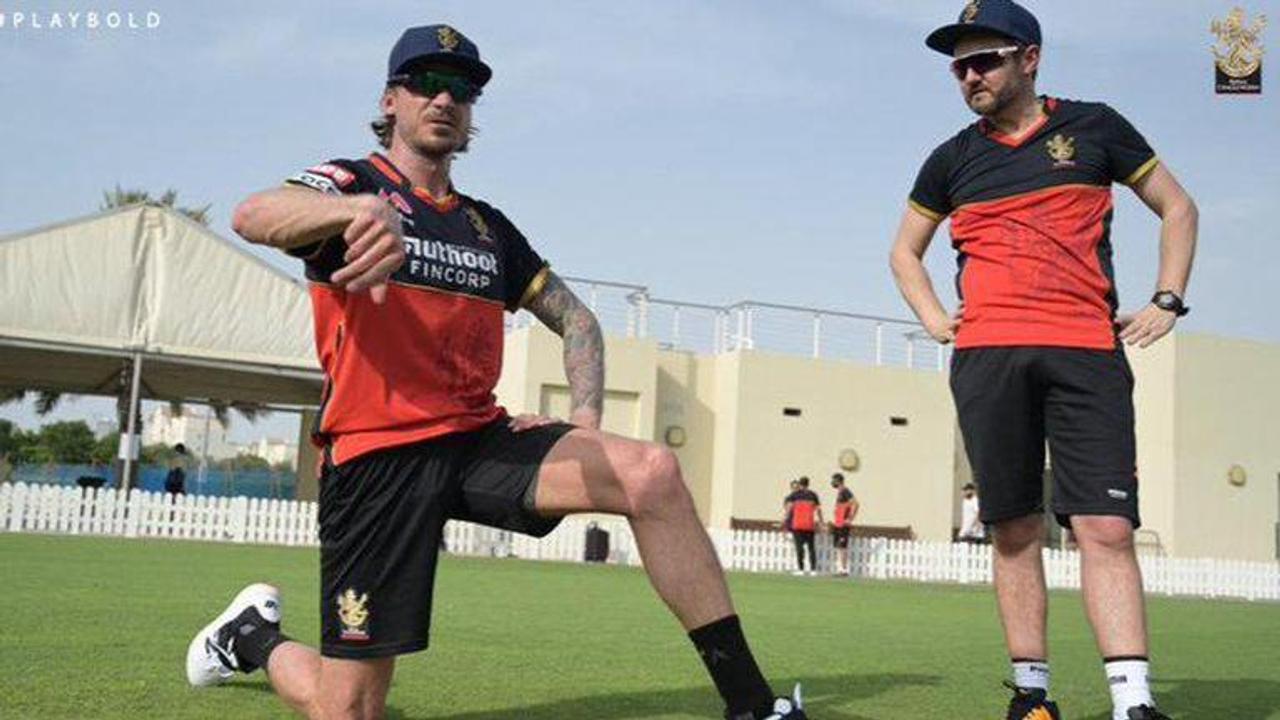 RCB coach Mike Hesson 'sometimes regrets not being able to play'