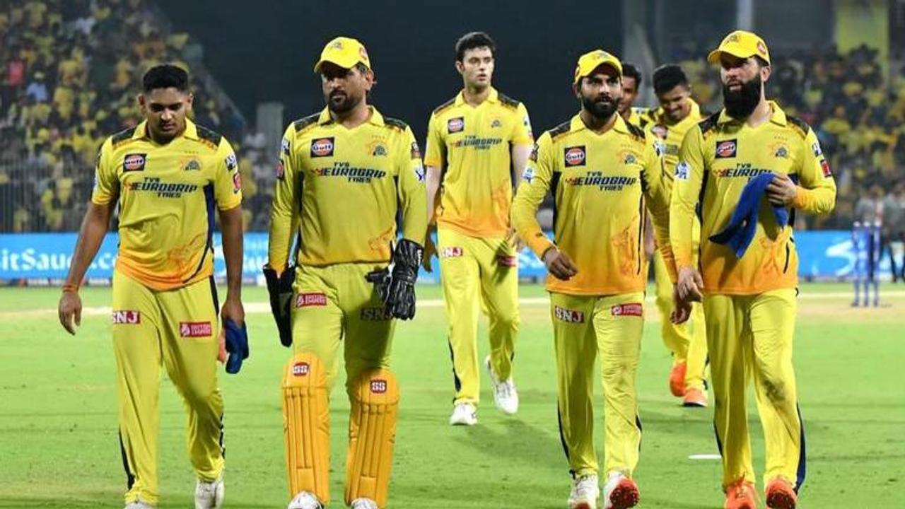 He just asks you to...: CSK all-rounder gives interesting take on playing under Dhoni