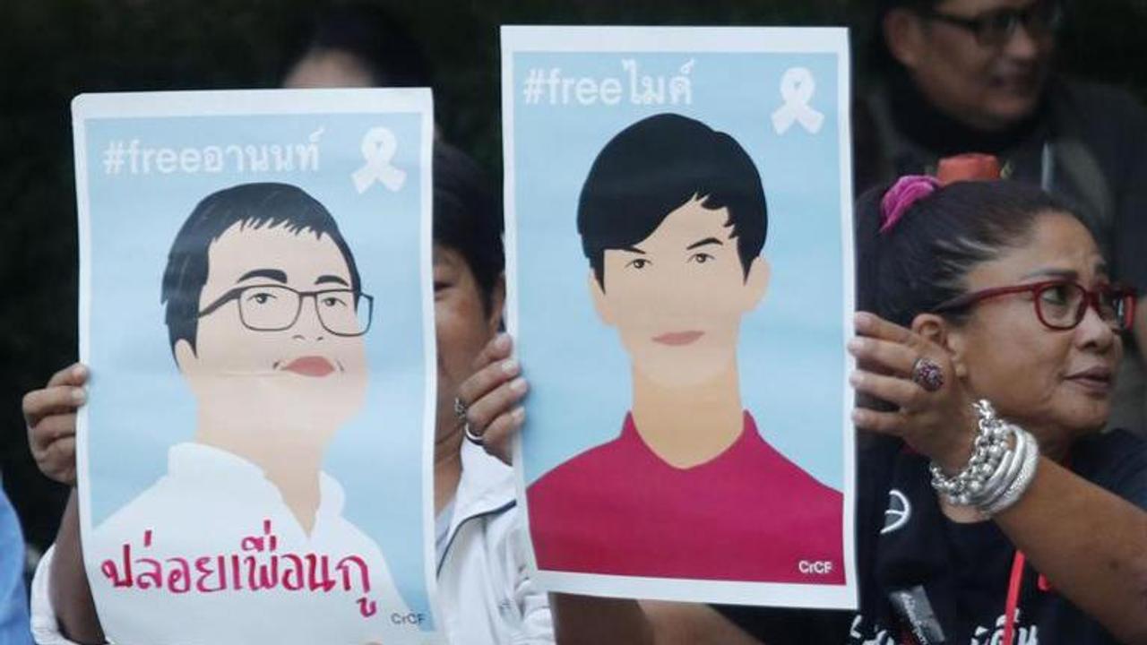 Thailand: Protesters gather at Bangkok prison