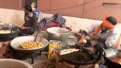 Jalebis being prepared at BJP headquarter