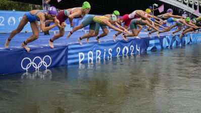 What are the health concerns about swimming in Seine?