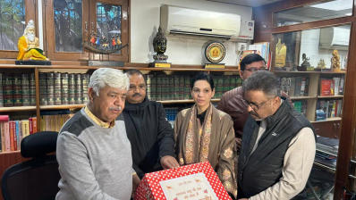 Kashmiri Saffron Presented to VHP Chief for Tilak Ceremony on Ram Mandir Pran Pratisthan 