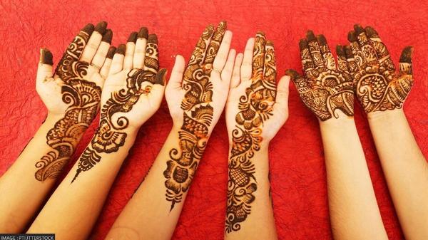 Pregnancy में मेहंदी लगाना कितना सुरक्षित? - is it safe to apply henna on  hair hands and feet during pregnancy-mobile