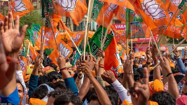 संदेशखाली मामले पर BJP ने जारी की डॉक्यूमेंट्री, कहा- 'सच्चाई को छिपा रही  CM ममता बनर्जी' - Republic Bharat