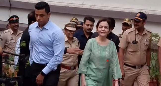 Nita Ambani looks elegant as she steps out to vote in polling station in Mumbai 