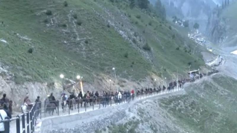 Amarnath Yatra 2024: 1st Batch of Pilgrims Leave for Holy Cave Amid Tight Security