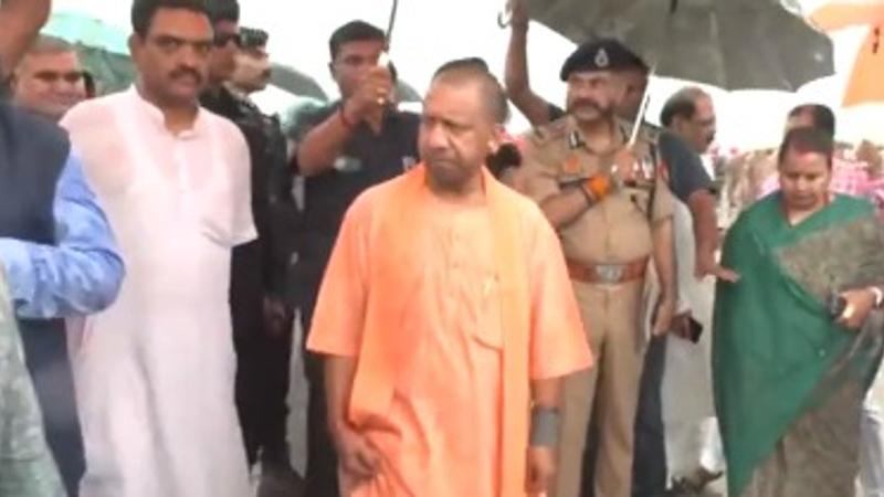 CM Adityanath Inspects Hathras Stampede Site; 'Bhole Baba' Not Named in FIR | LIVE