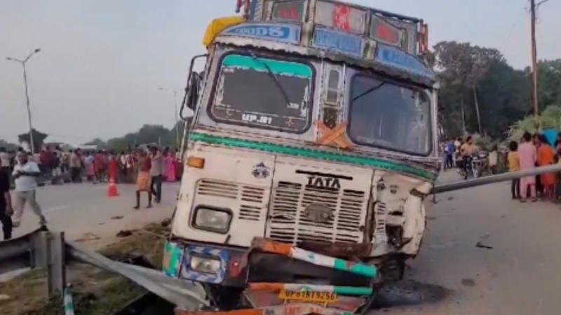 10 Killed, Several Injured in Truck-Tractor Collision in Uttar Pradesh's Mirzapur