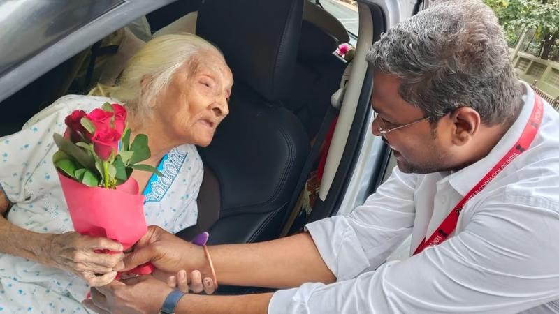 113-Year-Old Woman Casts Vote At Thane Booth