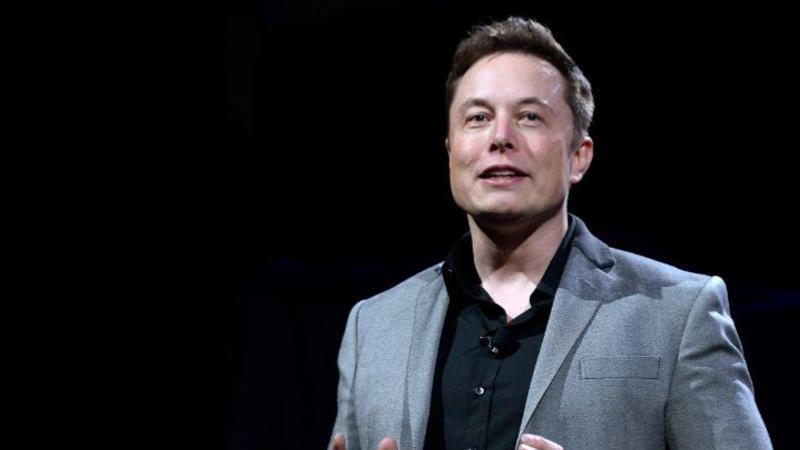 'We Couldn't Afford Suit': Billionaire Elon Musk's Mother Says He Wore '$99 Suit'