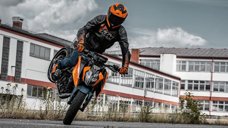 2024 KTM 250 Duke launched at Rs 2.41 Lakh in India: Top Features and Specs Revealed