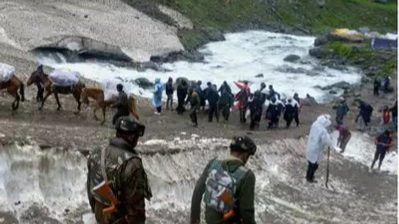 Over 4,400 Devotees Embark on Amarnath Yatra From Jammu