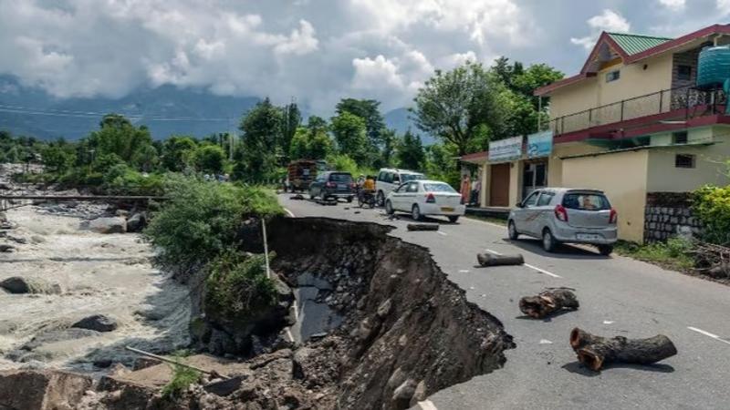 74 Roads Blocked in Himachal Pradesh, Including Major Highway, After Heavy Rains74 Roads Blocked in Himachal Pradesh, Including Major Highway, After Heavy Rains