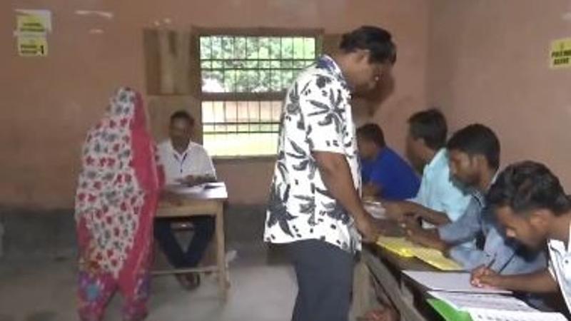 24% Voter Turnout Registered in Bengal Bypolls till 11 am