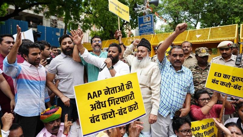 aap protests against bjp