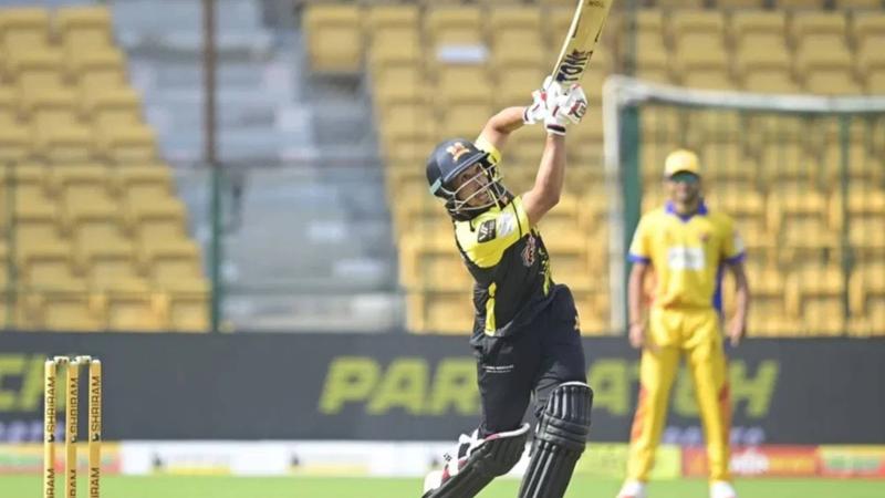 abhinav manohar hits 9 sixes scored 70 runs in 27 balls in maharaja troph