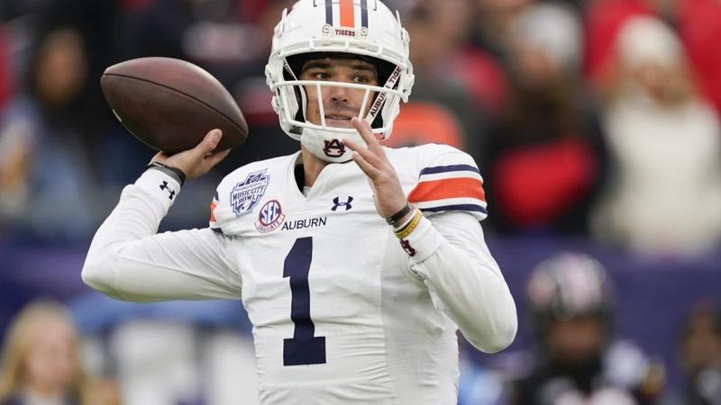 Auburn quarterback Payton Thorne 