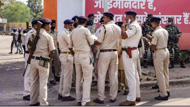 58 arrested for defrauding people online in Bihar