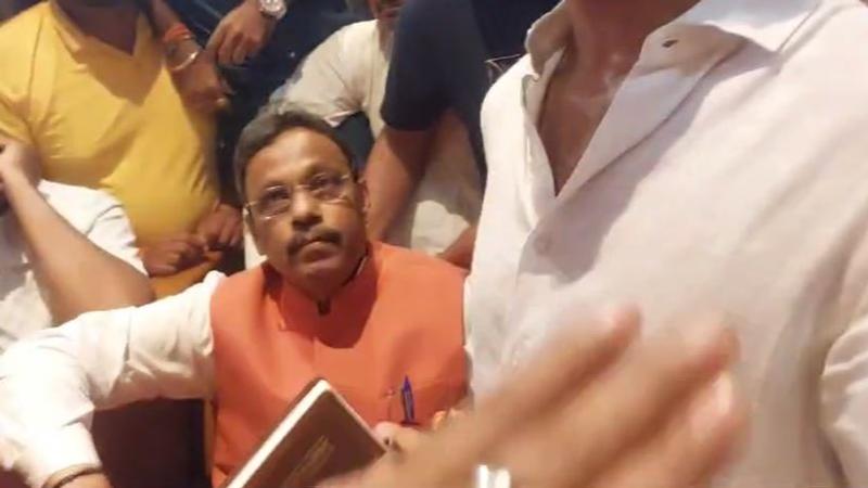 BJP Leader Vinod Tawde Gheraoed Amid 'Cash for Votes' Charge A Day Before Maharashtra Polls