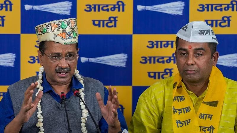  BJP's Purvanchali leader Anil Jha joins AAP