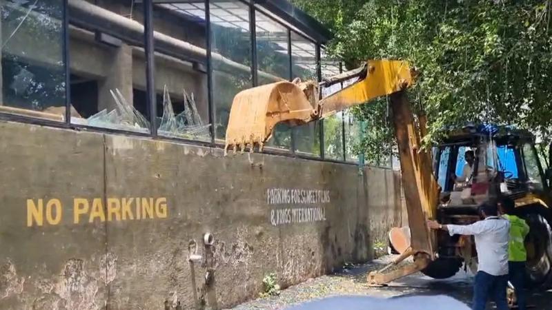 Bulldozer Action At Pub Where Accused Spent Hours