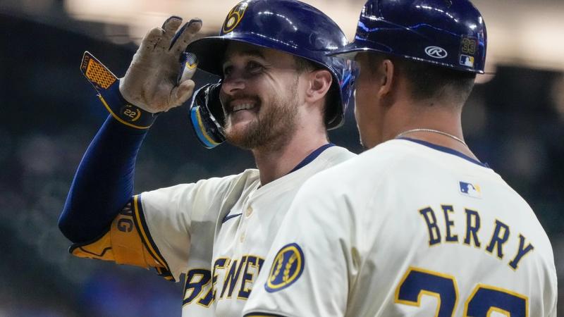 Brewers beat Phillies 6-2