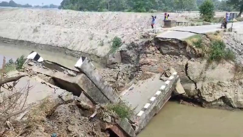 Bridge built on canal collapsed in Bihar's Siwan district