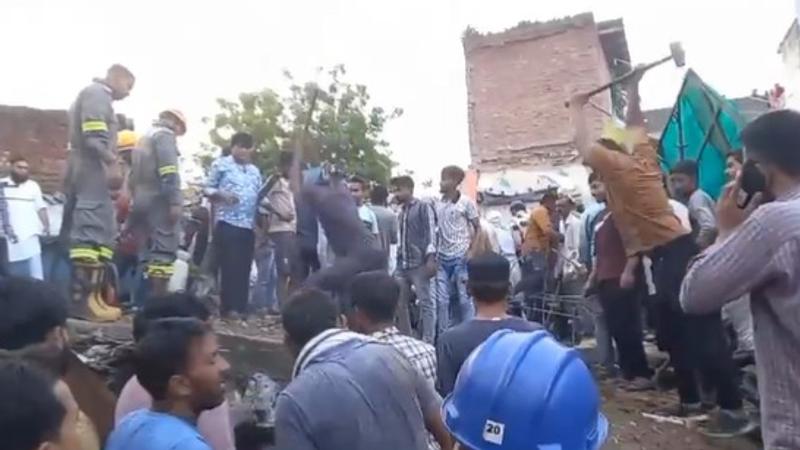 Building collapse in Meerut