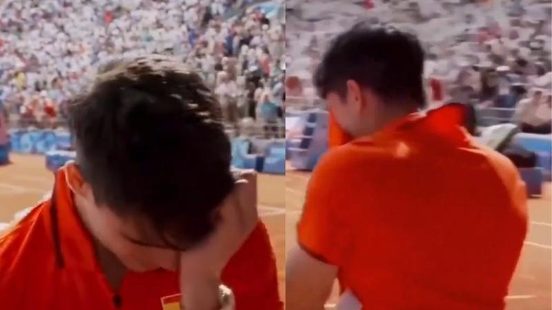 Carlos Alcaraz breaks down at Paris Olympics