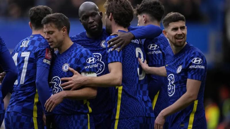 Chelsea players celebrate during 2021-22 FA Cup