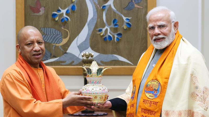 CM Yogi, PM Modi 