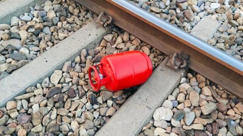 Conspiracy to derail goods train in Uttarakhand, gas cylinder found on railway track