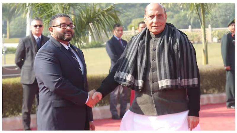 Defence Minister Rajnath Singh with his counterpart from Maldives.