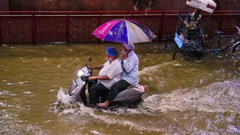 Delhi on Red Alert: 5 Dead, Schools Shut, Flights Delayed Amid Rain Predictions Till Aug 5 | LIVE