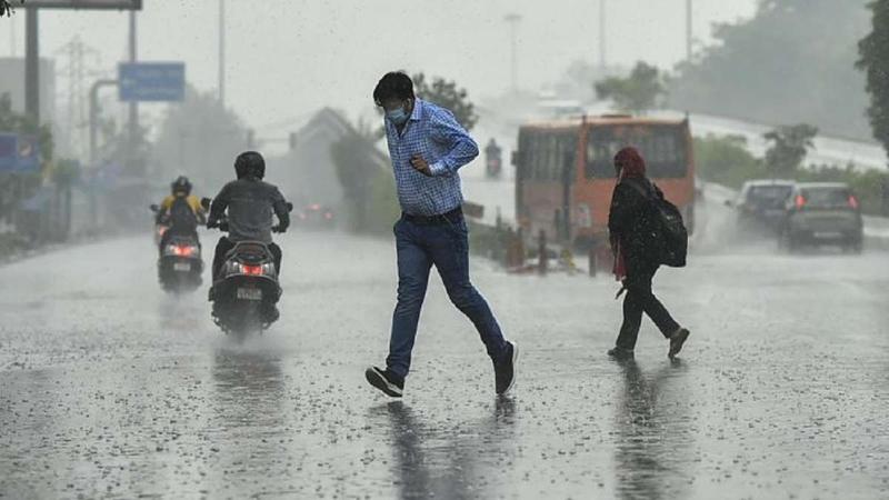 IMD predicts heavy rains for next two days in Delhi