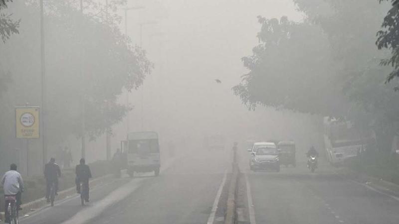 Dense Fog Blankets Delhi-NCR; Flights, Trains Affected as Visibility ...